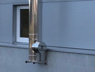 Schornsteinmontage in Baint