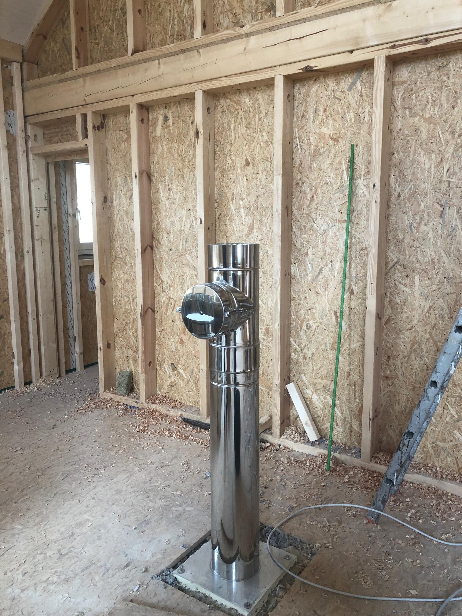 Schornstein-in-Holzhaus-01